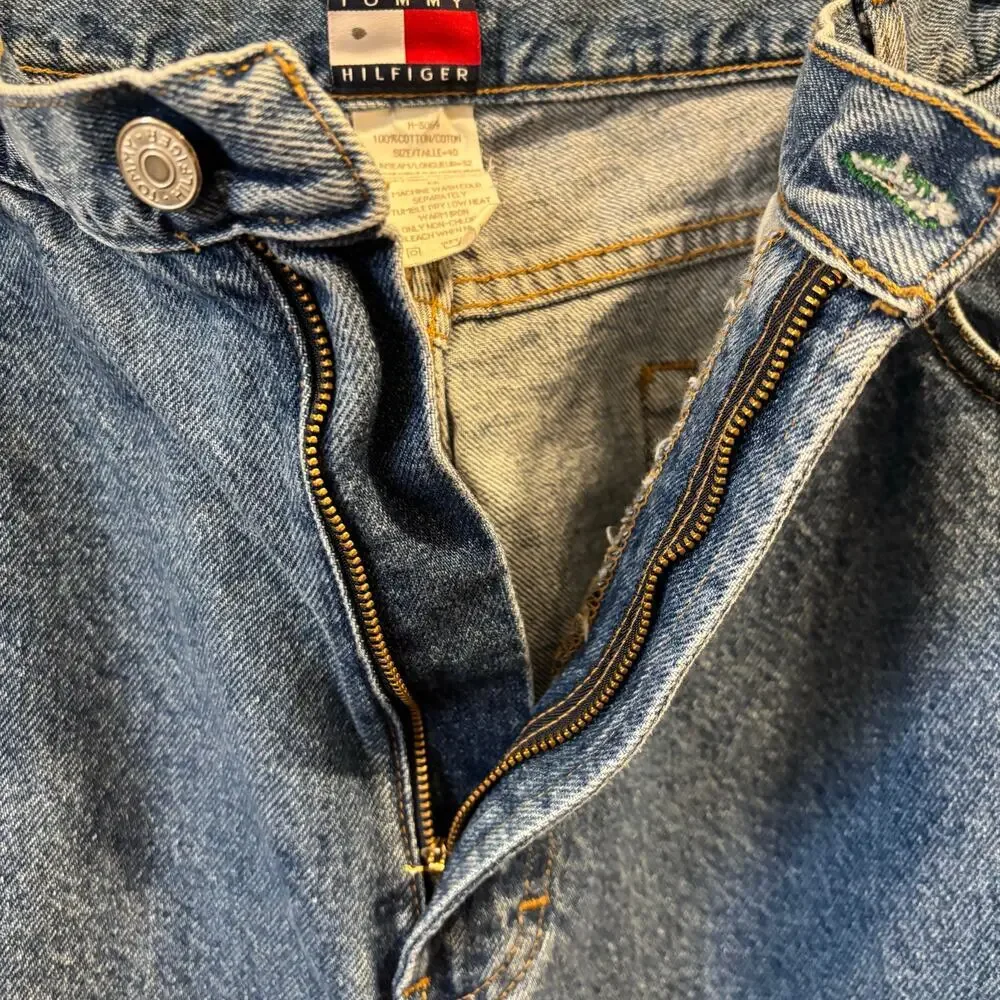 VTG Tommy Hilfiger Men’s Relaxed Fit Straight Leg Jeans 90s Y2K Light Wash, 38